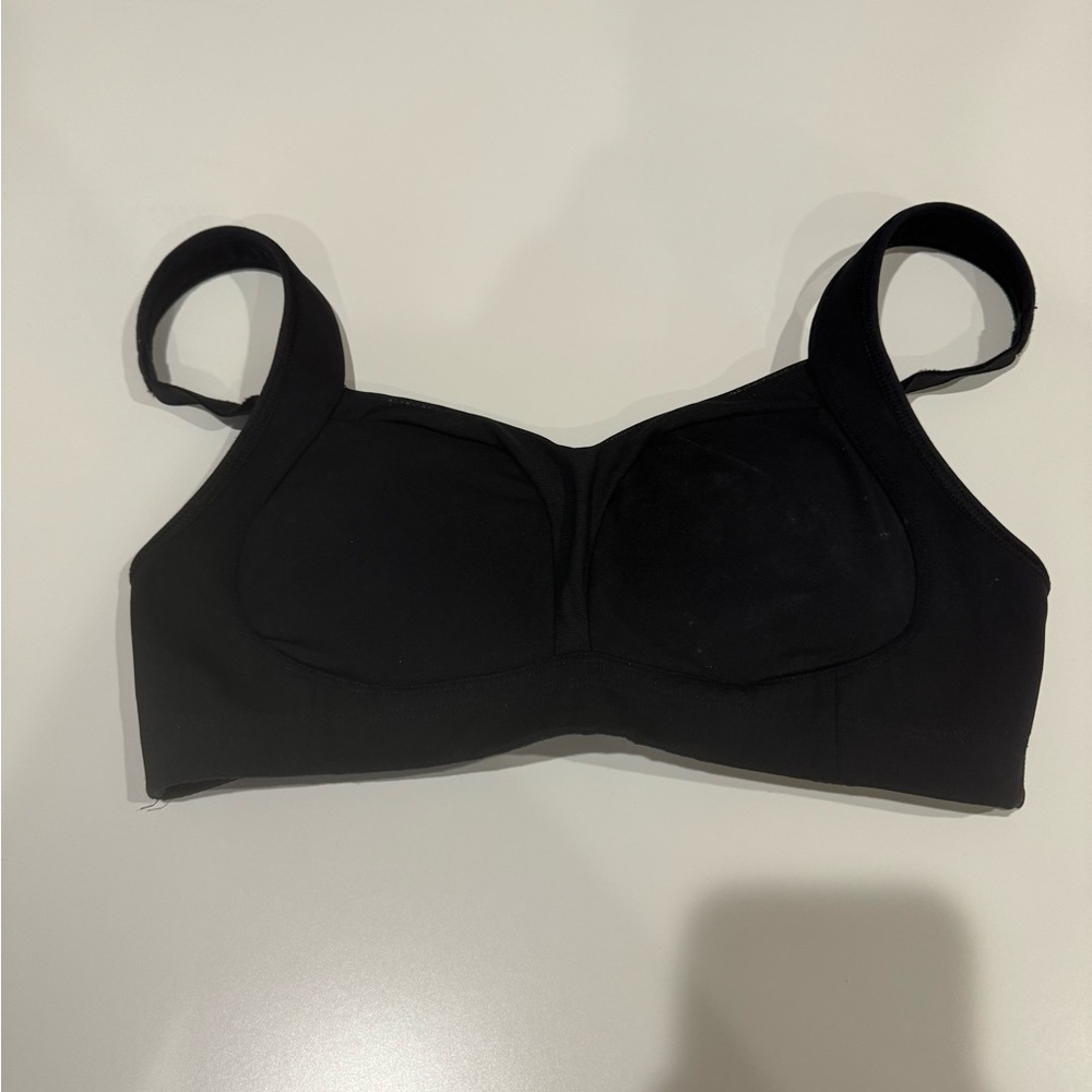 Black padded lulu lemon bra
